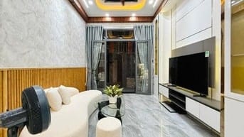 Bán nhà mới full nội thất 1 trệt 3L gần công viên Làng Hoa