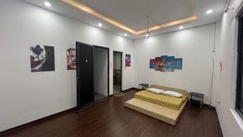 Nhà căn góc 5T ngõ Hoàng Hoa Thám oto 5 tạ đỗ cửa ngõ hơn 3m kd tốt