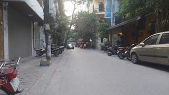 BÁN NHÀ KHU NGUYỄN CHÁNH. LÔ GÓC. Ô TÔ TRÁNH NHAU, CÓ VỈA HÈ. KD TỐT