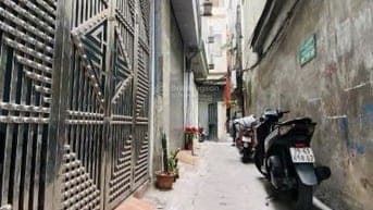 Bán nhà 4 tầng ngõ 79 trên 40 đường Cầu Giấy