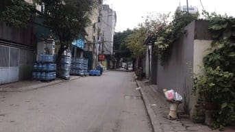 Cho thuê kho hàng 150m2 ,ngõ 76 phố An Dương, tải 5 tấn đỗ cửa , 10tr