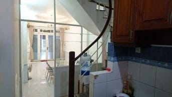 Bán gấp nhà hẻm  nguyển thị Minh khai quận 3 đt 3,7x13 ,3l giá 6ty8 