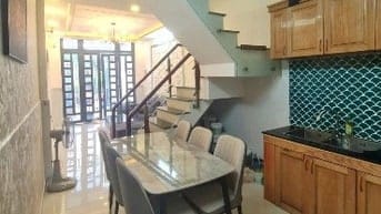 Cần vốn bán nhà đường Dương Quảng Hàm Gò Vấp 55m2 Giá 3ty350 lh Vân