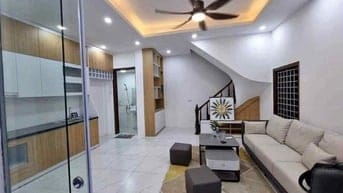 Anh Cương k/sư CNTT chuyển c/tác Sài Gòn bán gấp Mễ Trì 38m2*5  6,6tỷ