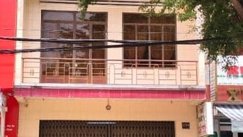 Bán nhà phố mặt tiền khu trung tâm thành phố 