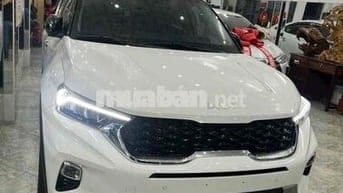 Kia Sonet 2023 Premium 1.5 AT - 8000 km
