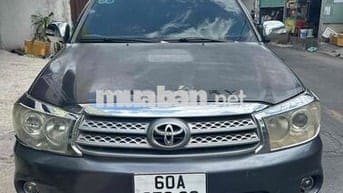 Toyota Fortuner 2009 2.5G số sàn máy Dầu