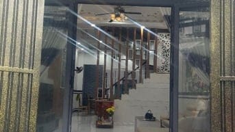 Bán nhà đ. Học Lạc Quận 5 đối diện công viên Thăng Long kèm nội thất