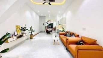 Nhà mặt tiền kinh doanh đường Cô Giang.Gần chợ Phú Nhuận, Giá 3,260 tỷ