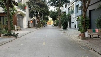 BÁN NHÀ BỒ ĐỀ 46M2, 7 TẦNG, THANG MÁY , GARA Ô TÔ - GIA NHỈNH 13 TỶ 