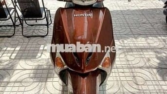 Xe Lead 110 màu nâu đời 2012