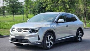 VinFast VF8 2022 VF8 Eco - 14000 km
