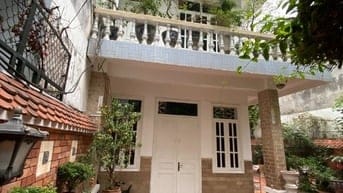 Cho thuê nhà biệt thự 3 tầng tại ngõ 530 phố Thuỵ Khuê, Q.Tây Hồ