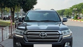 Bán Toyota Land Cruiser 4.6 V8 sản xuất 2020, lăn bánh hơn4 vạn km. 