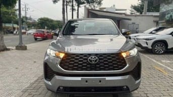 Toyota Innova Cross 2024 - 9000 km