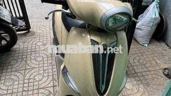 xe nhà đang chạy