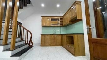  Bán nhà 5 tầng 32m² Cổ Nhuế Nhà Đẹp Dân Xây Sẵn ở Giá Rẻ Nhì Cổ Nhuế