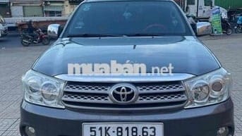 Toyota Fortuner số TĐ bản AT 4x4 một chủ sử dụng