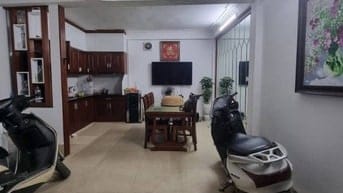 Nhà 5T căn góc ngõ Thuỵ Khuê-Hoàng Hoa Thám ngõ cụt 2m sát phố