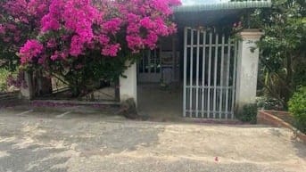 cần bán lại căn nhà 213m2 ở Phước Hiệp - Củ Chi giá 580 triệu.