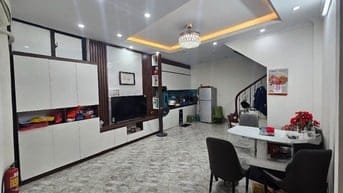 Chính chủ bán nhà Bồ Đề Long Biên 30m 5 tầng