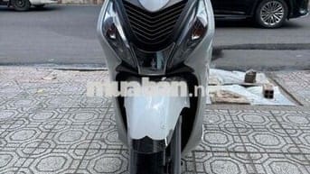 Xe Vision 2022, màu trắng, khoá thường, zin đẹp