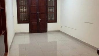 Nhà ngõ ôtô đường Đặng Văn Ngữ. Nhà 2 mặt ngõ thoáng trước sau.