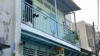 Bán nhà gần mặt tiền Trường Sa , P17 , 18m2 , 2,55tỷ. LH 0866408299