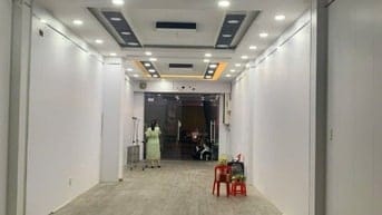 Cho thuê nhà 204 Trần Quang Khải Q1 giá 65 tr/tháng