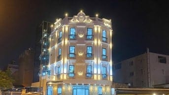 13CHDV! 89tr/th! Bán Mặt tiền KD 5 tầng Phạm Văn Đồng, P4. Sát sân bay