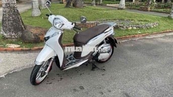 cần bán sh mode màu trắng. tra góp