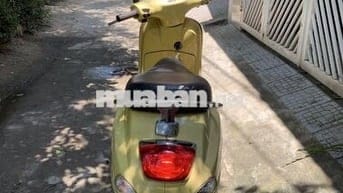 Bán xe Vespa LX 125 màu vàng tươi
