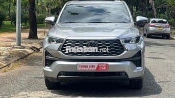 Toyota Innova Cross 2023 HEV - 8000 km