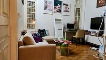 Bán nhà Đội Cấn- 3 thoáng- Full đồ ở ngay 46m2-5T- MT6m- Nhỉnh 10 tỷ