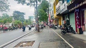  Bán nhà mặt phố Chùa Bộc 50m2, 35 tỷ, vỉa hè rộng, kinh doanh.