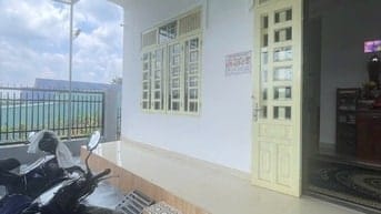 BÁN GẤP CĂN HOMSTAY TUYỆT ĐẸP ĐỐI DIỆN UBND P2 TP BẢO LỘC GIÁ RẺ