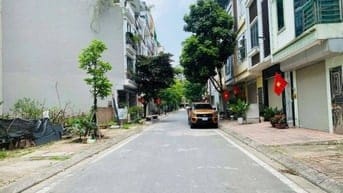 Hiếm có! Bán đất Ngô Gia Tự,Long Biên, 75m², đường 7m, Giá nhỉnh 11 tỷ