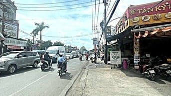 NHÀ MĂT TIỀN SẦM UẤT KINH DOANH NHIỀU LĨNH VỰC - KHU TÊN LỬA NGAY