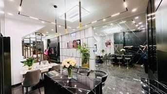 Lô góc, sát phố, ảnh thật, Bán nhà Hai Bà Trưng DT:60m2 giá 11.x tỷ