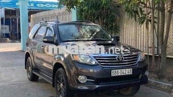 Toyota Fortuner 2016 2.4G dầu xe gia đình