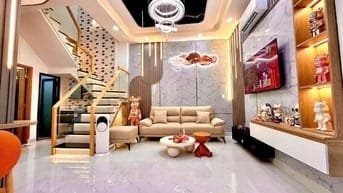 Chú Bảy về quê bán nhà Nguyễn Khoái, Quận 4. Ra Bến Vân Đồn 100m