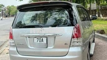Toyota Innova 2010 G - 180000 km