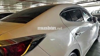 Mazda 3 2016 có cửa sổ trời, màn hình dài. 1.5AT