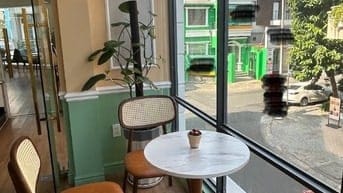Cho thuê mặt bằng góc 2 mặt tiền Hoa Sứ- phố ẩm thực Phan Xích Long