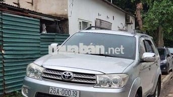 xe Toyota Fortuner 2011 2.5G - 20 km