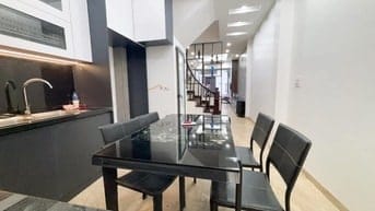 Vĩnh Phúc, mặt ngõ Ô tô qua nhà, thoáng sáng, phân lô, sổ vuông,…