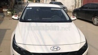 Hyundai Elantra 2022 1.6 AT Tiêu chuẩn - 11000 km