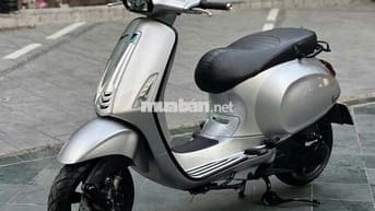 Đẳng cấp sprint màu bạc đèn vuông