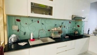 Cho thuê MBKD mặt tiền Nguyễn Đình Chính, Q. Phú Nhuận.