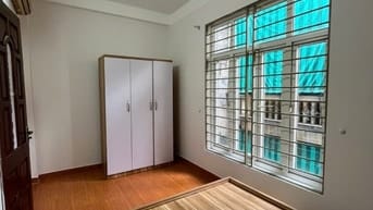 Cho thuê nhà ngõ 789 Hồng Hà, gần TTTM The One 